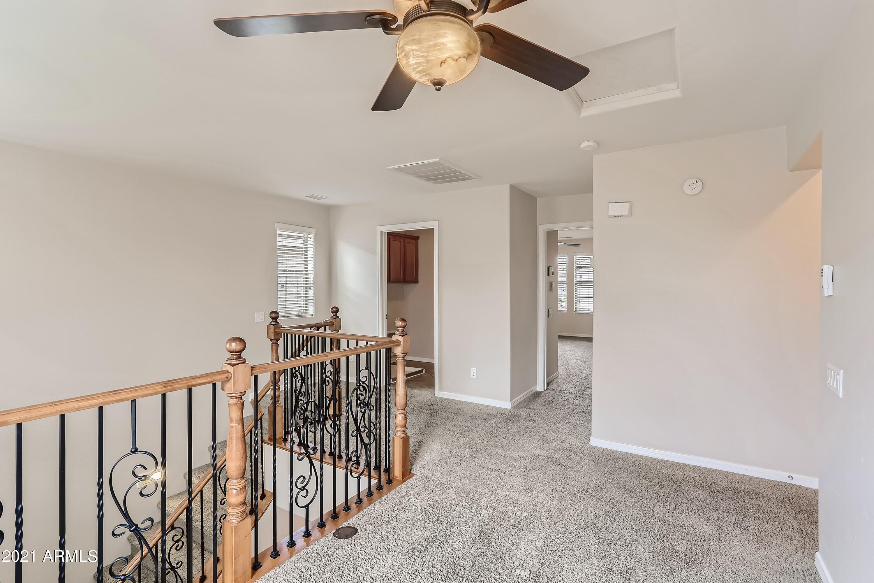 2039 West Kathleen Road Phoenix, AZ 85023 - Photo 26 of 33 2nd Floor Landing