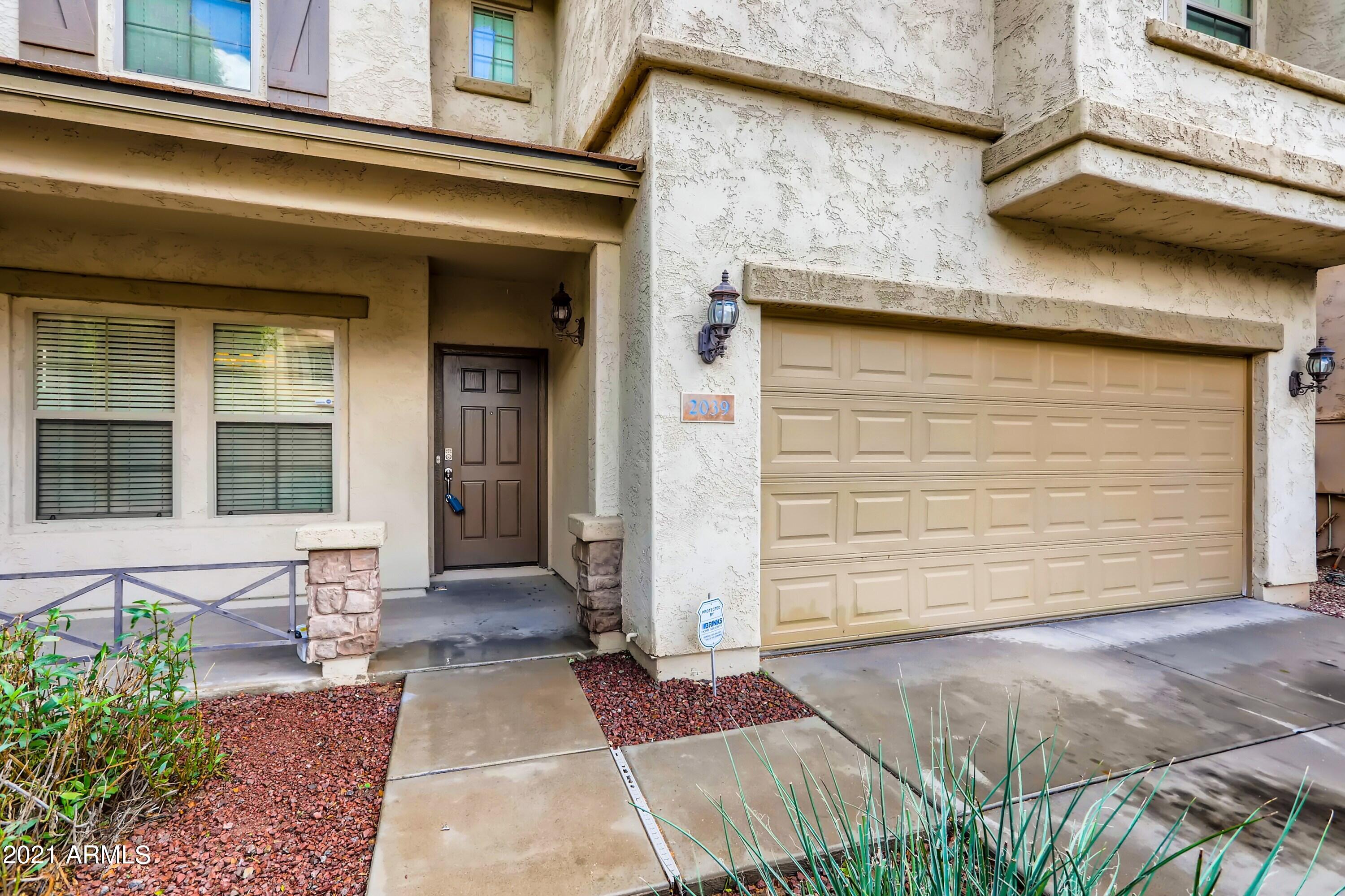 Exterior Front Entry