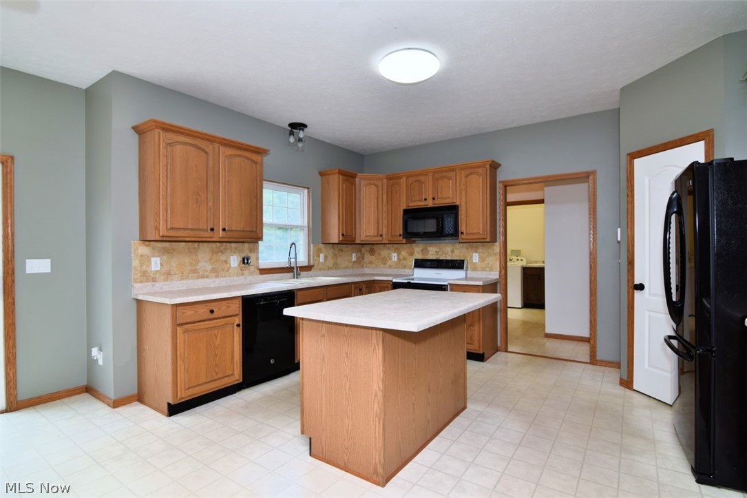 6967 Auburn Ridge Road Painesville, OH 44077 - Photo 14 of 47