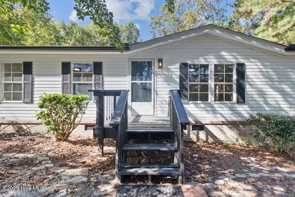 $289,500 | 1320 Sloop Point Road, Hampstead, NC 28443