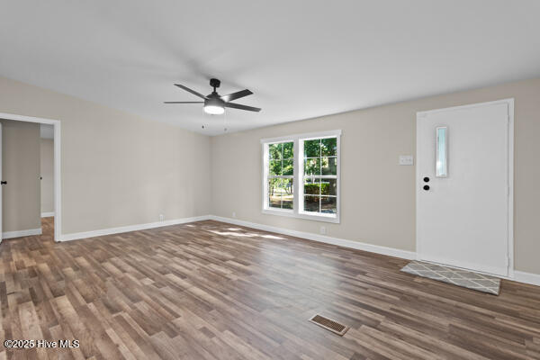 1320 Sloop Point Road Hampstead, NC 28443 - Photo 5 of 28 004_R1uI