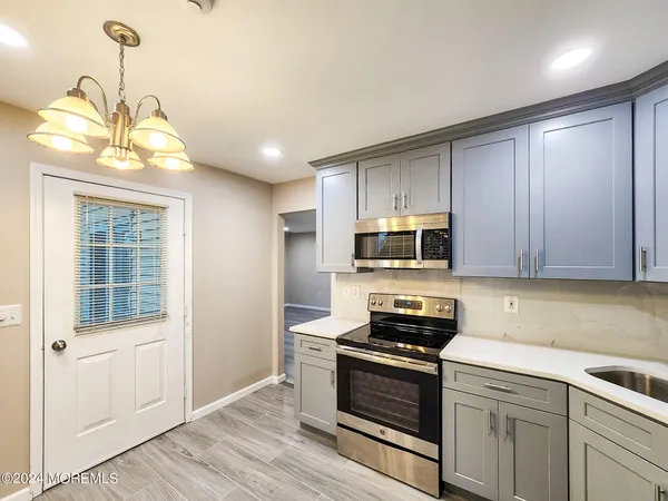 $2,500 | 3 D John Adams Court, Monroe Township, NJ 08831