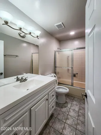 $2,500 | 3 D John Adams Court, Monroe Township, NJ 08831