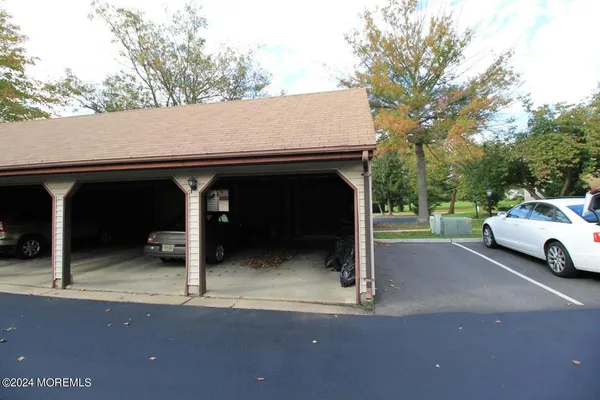 $2,500 | 3 D John Adams Court, Monroe Township, NJ 08831