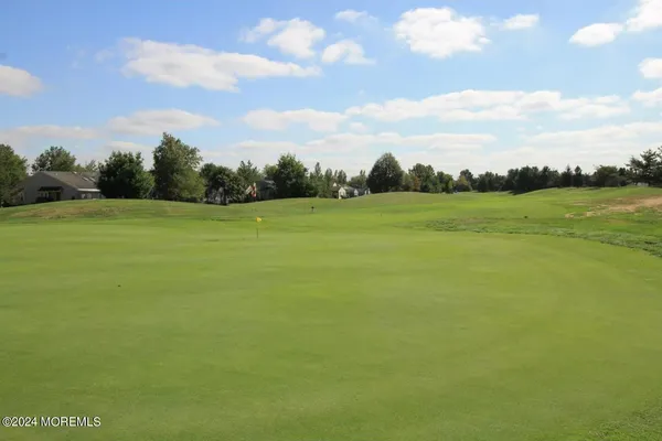 $2,500 | 3 D John Adams Court, Monroe Township, NJ 08831