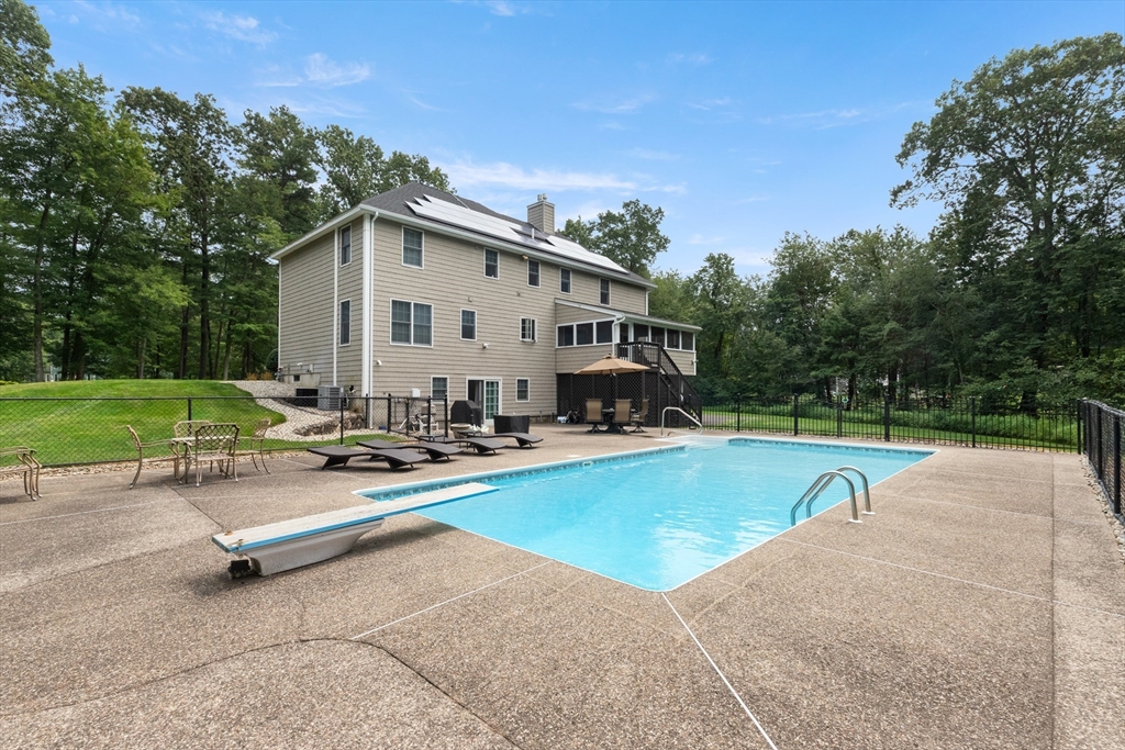 17 Sawmill Ridge Road Haverhill, MA 01832 - Photo 6 of 36