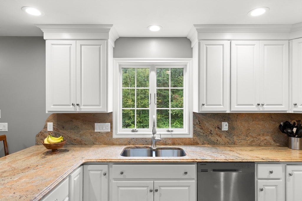 17 Sawmill Ridge Road Haverhill, MA 01832 - Photo 8 of 36