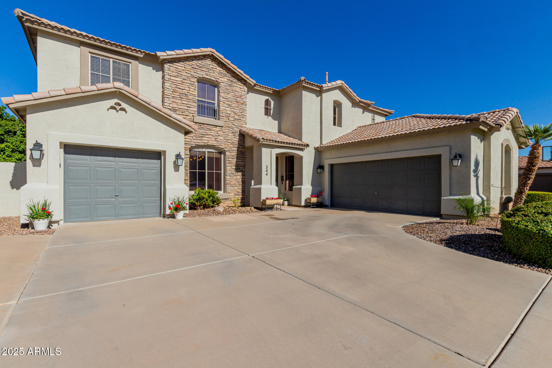 344 East Hopkins Road Gilbert, AZ 85295 - Photo 4 of 51 04 Hopkins