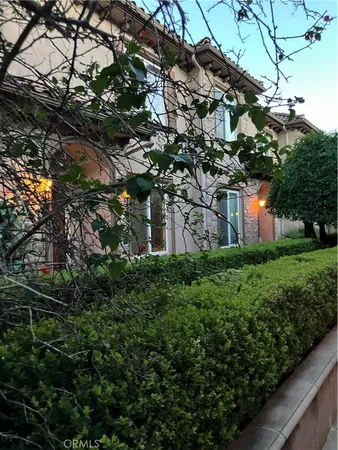 a view of entryway with a flower pot