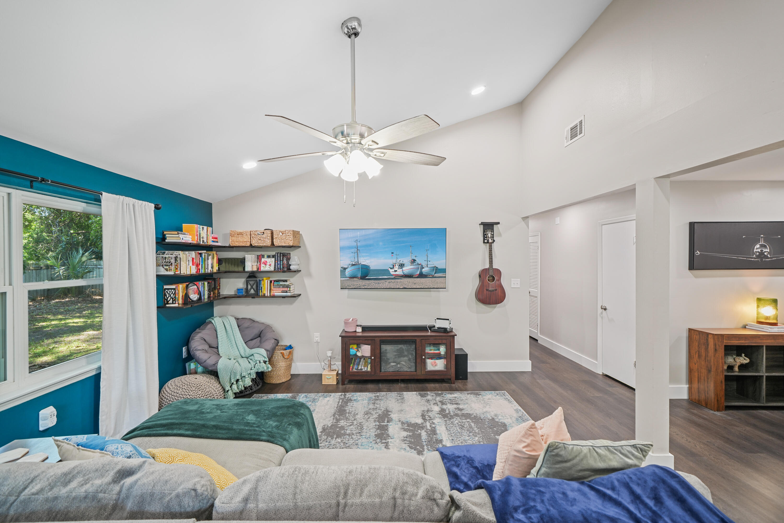 39 9th Street Shalimar, FL 32579 - Photo 12 of 37 untitled-06836