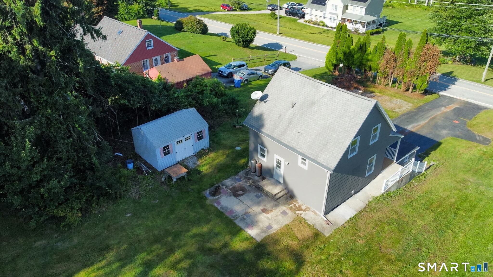 292 Old Colchester Road Montville, CT 06382 - Photo 2 of 19 Gallery Image 2