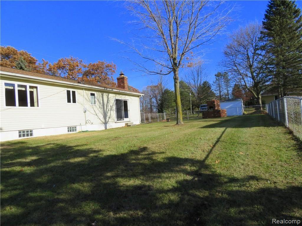 2960 Beck Road Howell, MI 48843 - Photo 6 of 21 BackofHome4.jpg
