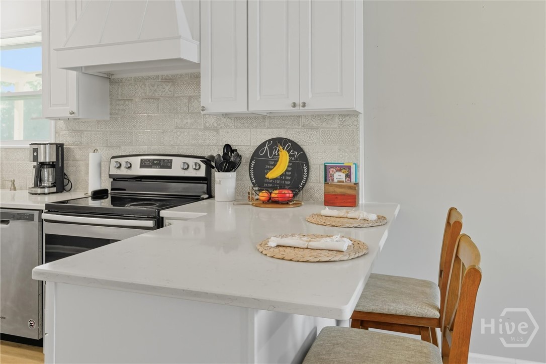 207 Azalea Road, Unit 21 Midway, GA 31320 - Photo 12 of 46 Eating bar.