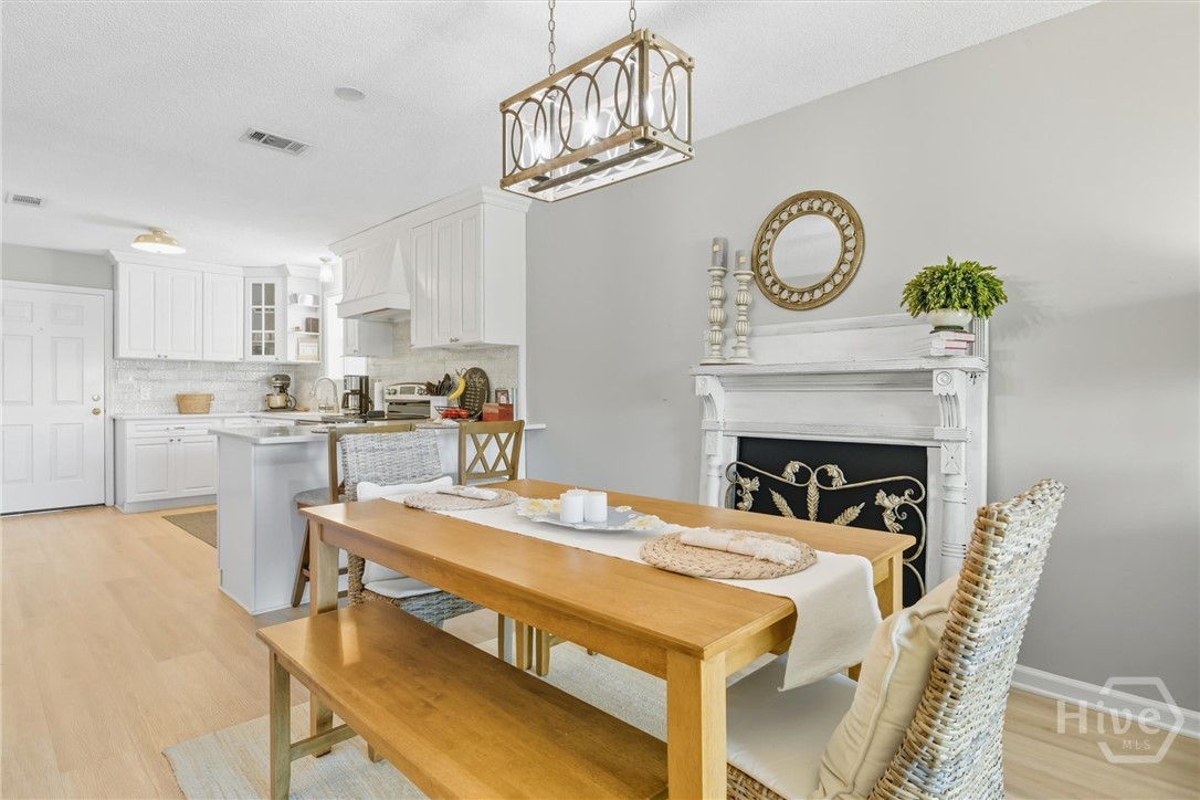 207 Azalea Road, Unit 21 Midway, GA 31320 - Photo 13 of 46 Dining area.