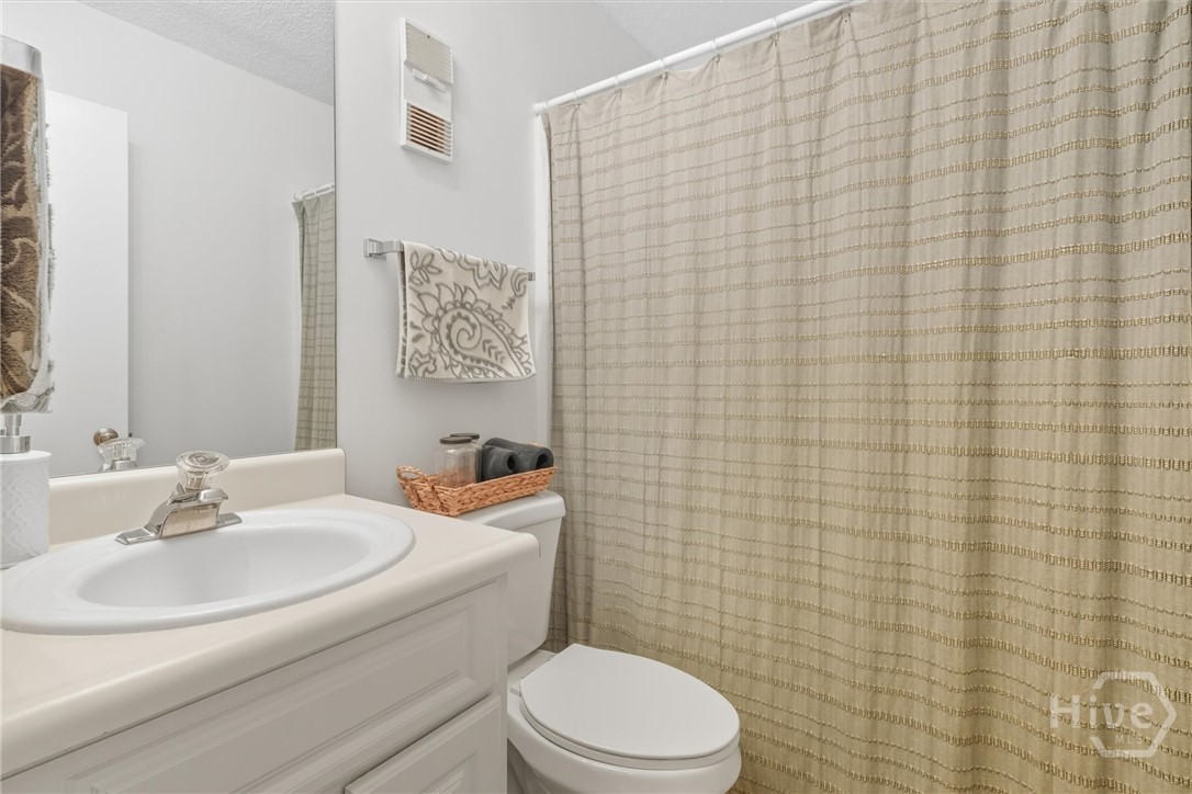 207 Azalea Road, Unit 21 Midway, GA 31320 - Photo 29 of 46 Second full bath with a shower over tub.