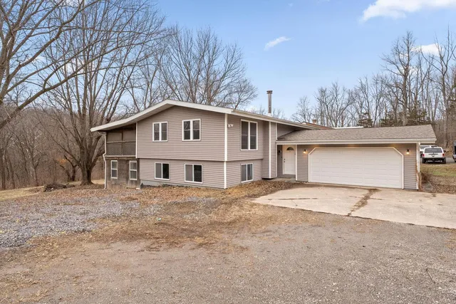 $249,000 | 1920 River Vista Road, Muscatine, IA 52761