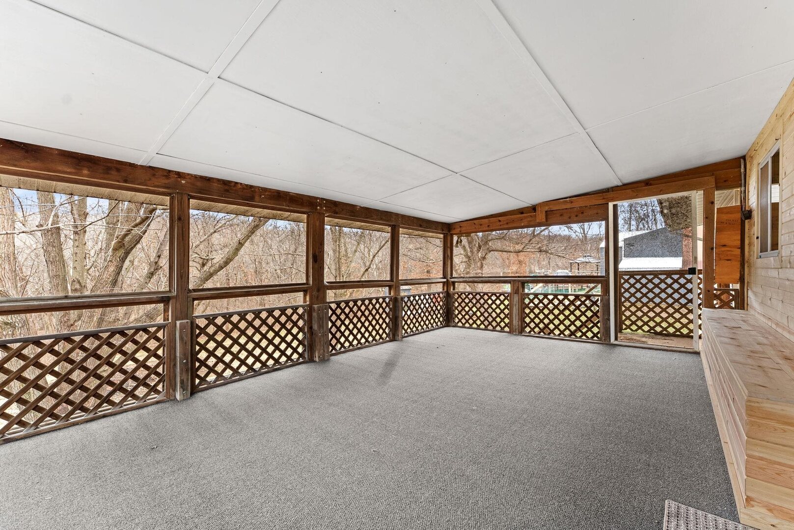 1920 River Vista Road Muscatine, IA 52761 - Photo 12 of 24 a view of a garage