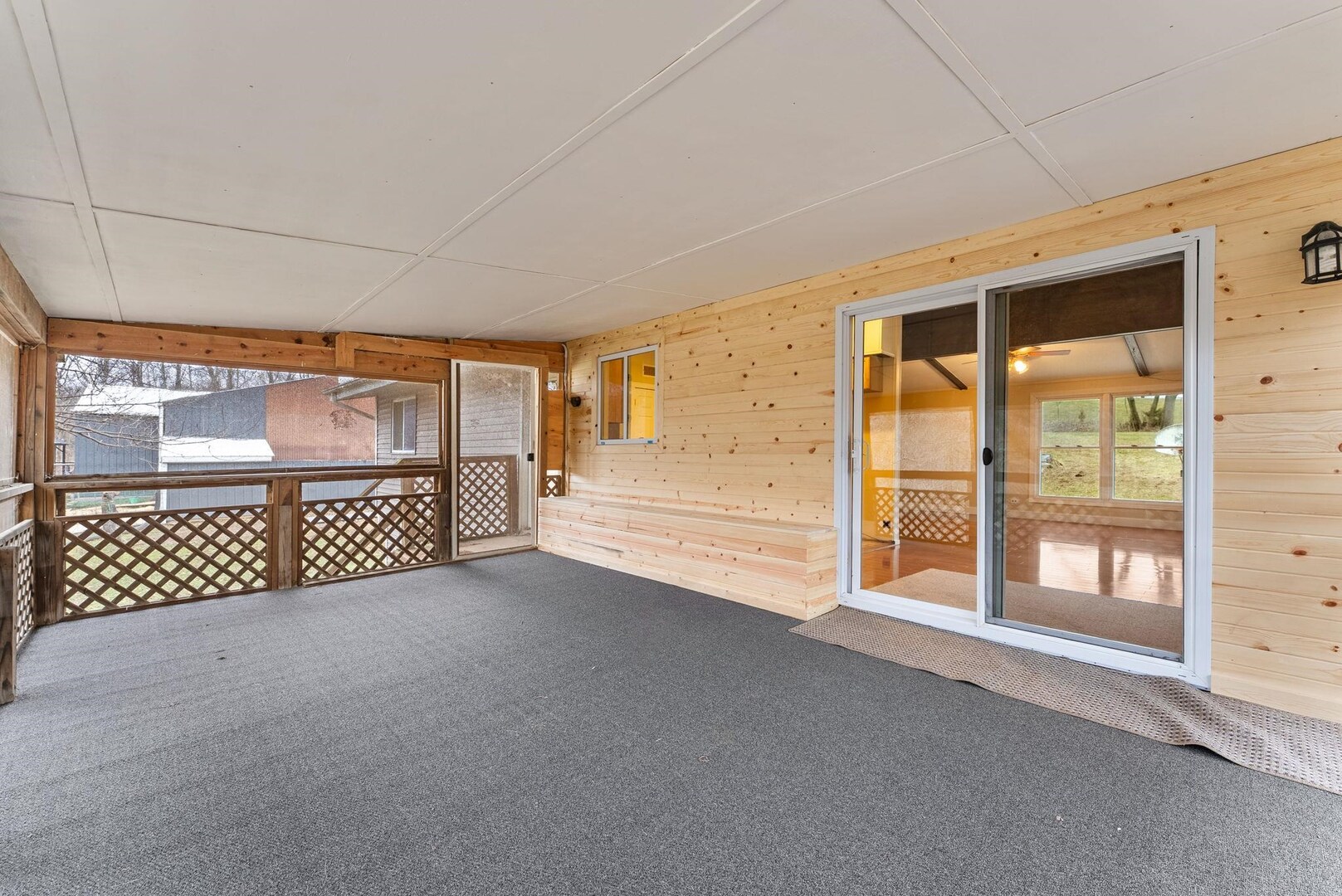 1920 River Vista Road Muscatine, IA 52761 - Photo 13 of 24 a view of a large window with backyard space