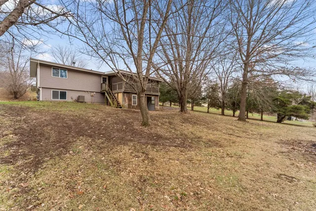 $249,000 | 1920 River Vista Road, Muscatine, IA 52761