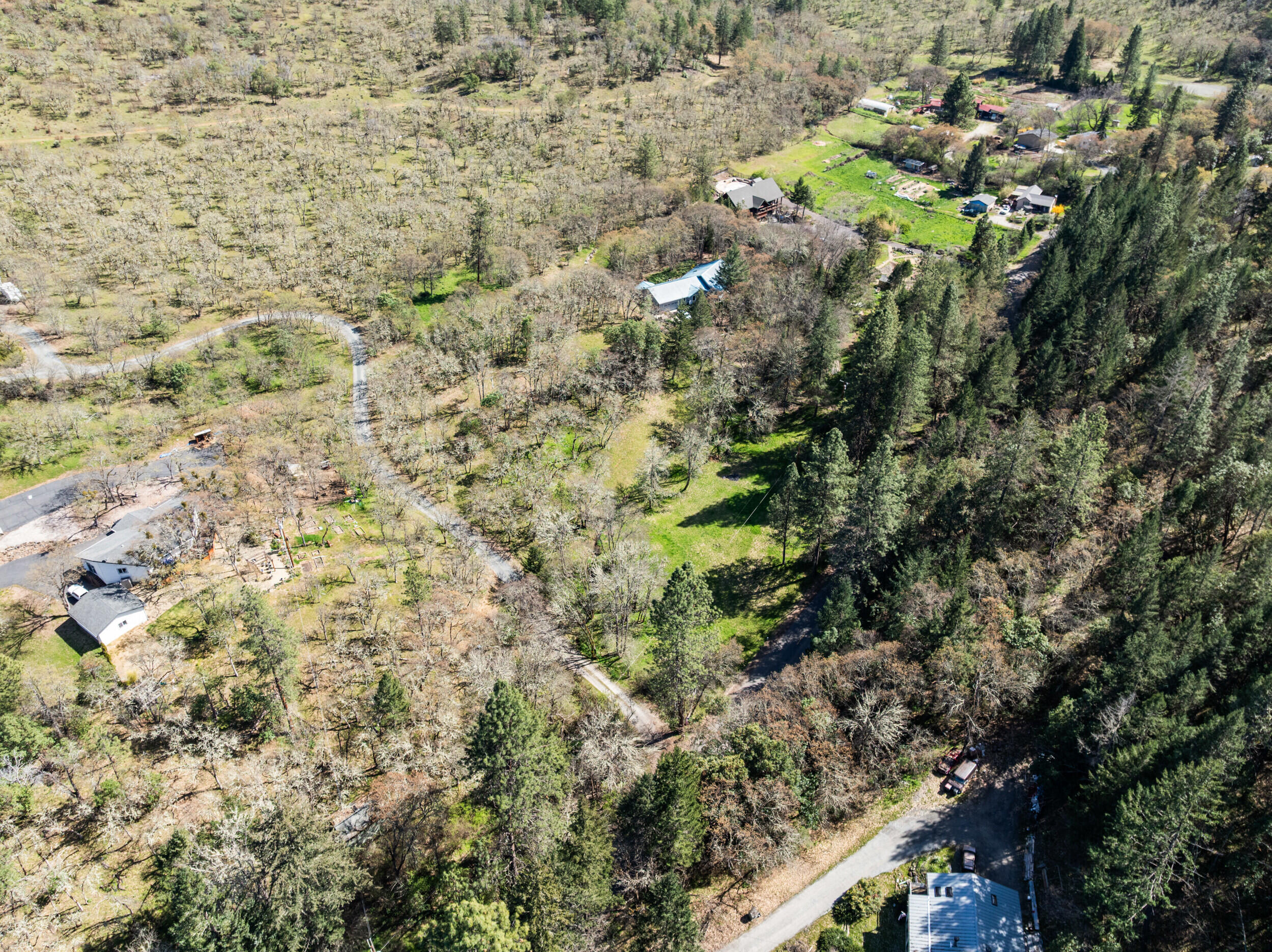 1237 Daisy Creek Road Jacksonville, OR 97530 - Photo 22 of 31 1237-daisy-creek-rd-dr-10
