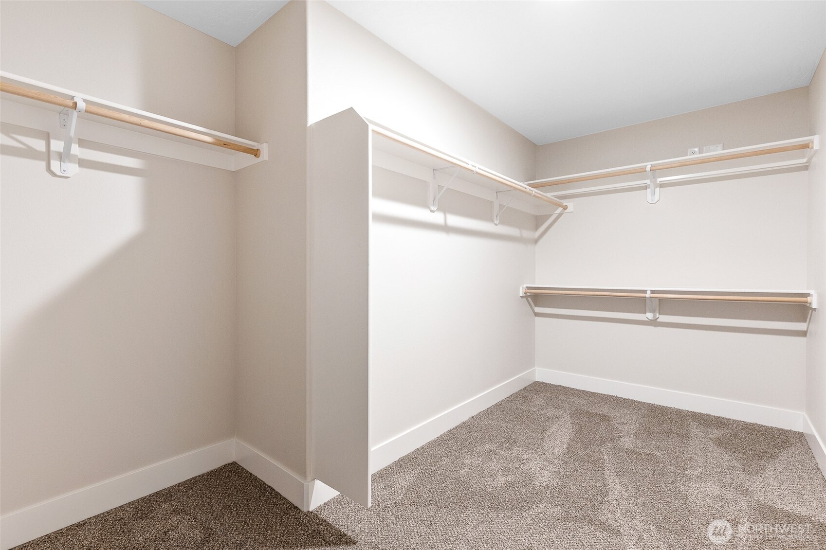 4246 Sandy Street Moses Lake, WA 98837 - Photo 23 of 29 a view of an empty walk in closet