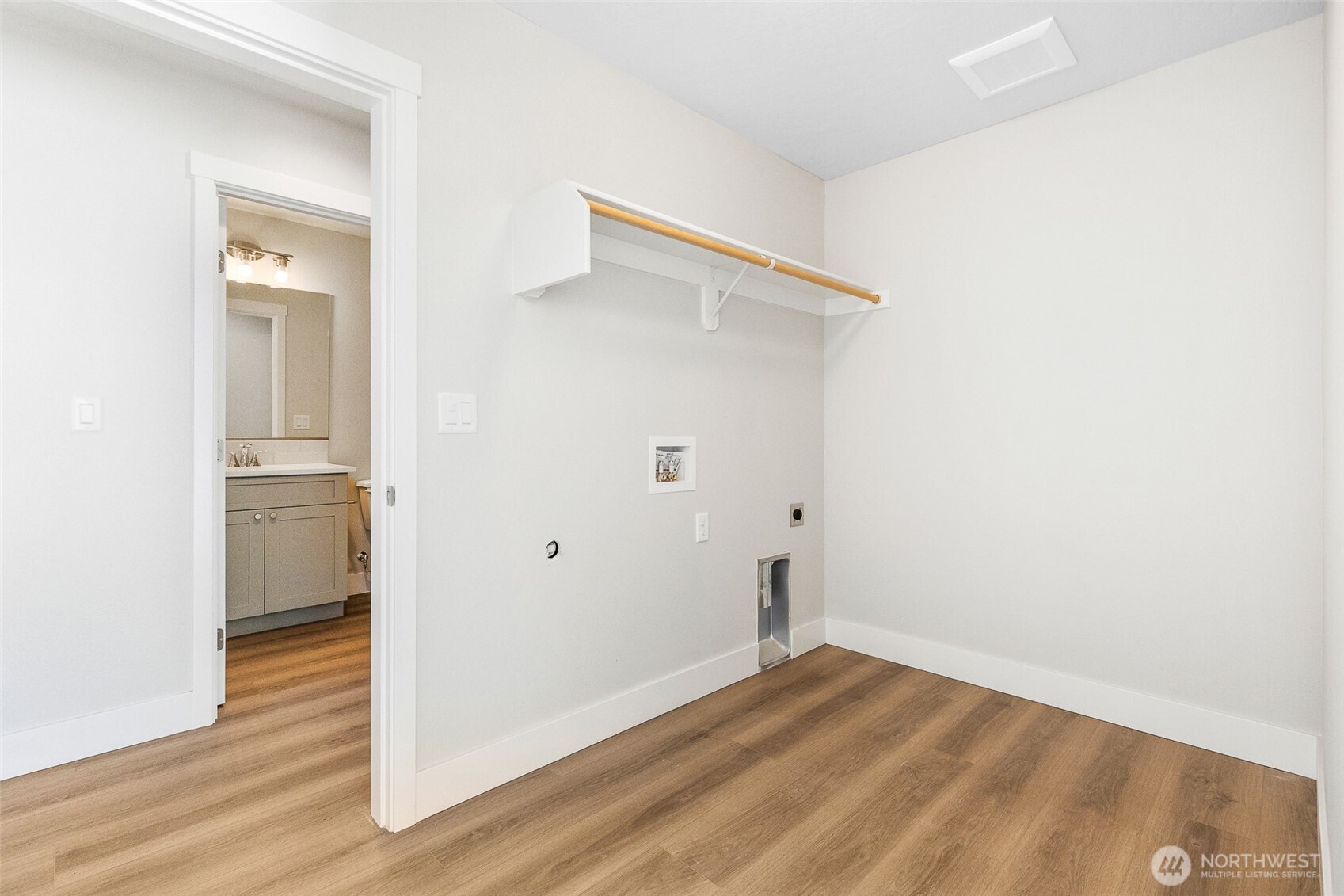 4246 Sandy Street Moses Lake, WA 98837 - Photo 24 of 29 a view of empty room with wooden floor