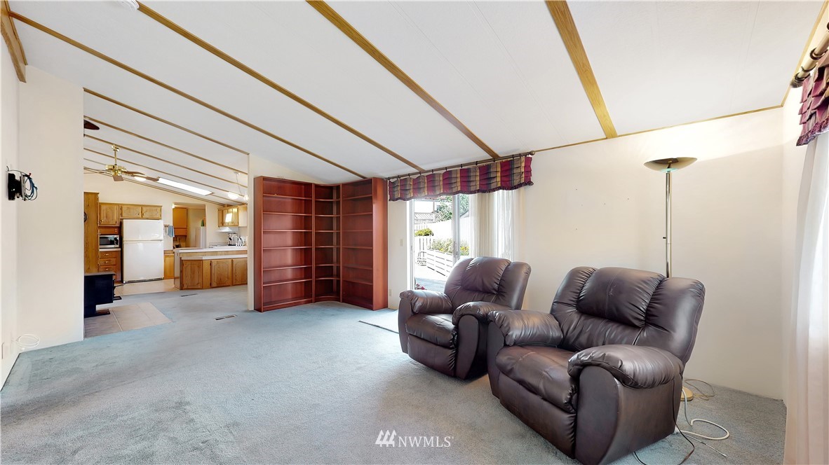 12604 Northeast 197th Court Bothell, WA 98011 - Photo 11 of 30 Gallery Image 11