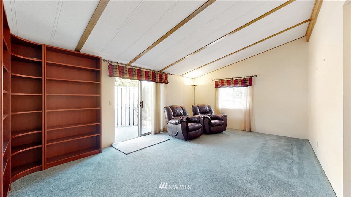 12604 Northeast 197th Court Bothell, WA 98011 - Photo 12 of 30 Gallery Image 12