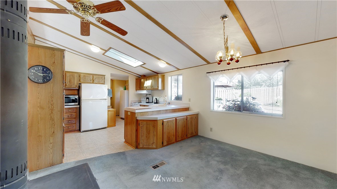 12604 Northeast 197th Court Bothell, WA 98011 - Photo 13 of 30 Gallery Image 13