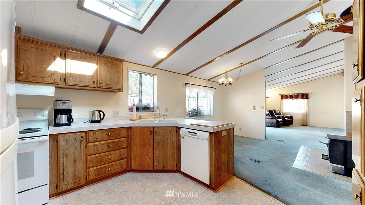 12604 Northeast 197th Court Bothell, WA 98011 - Photo 17 of 30 Gallery Image 17
