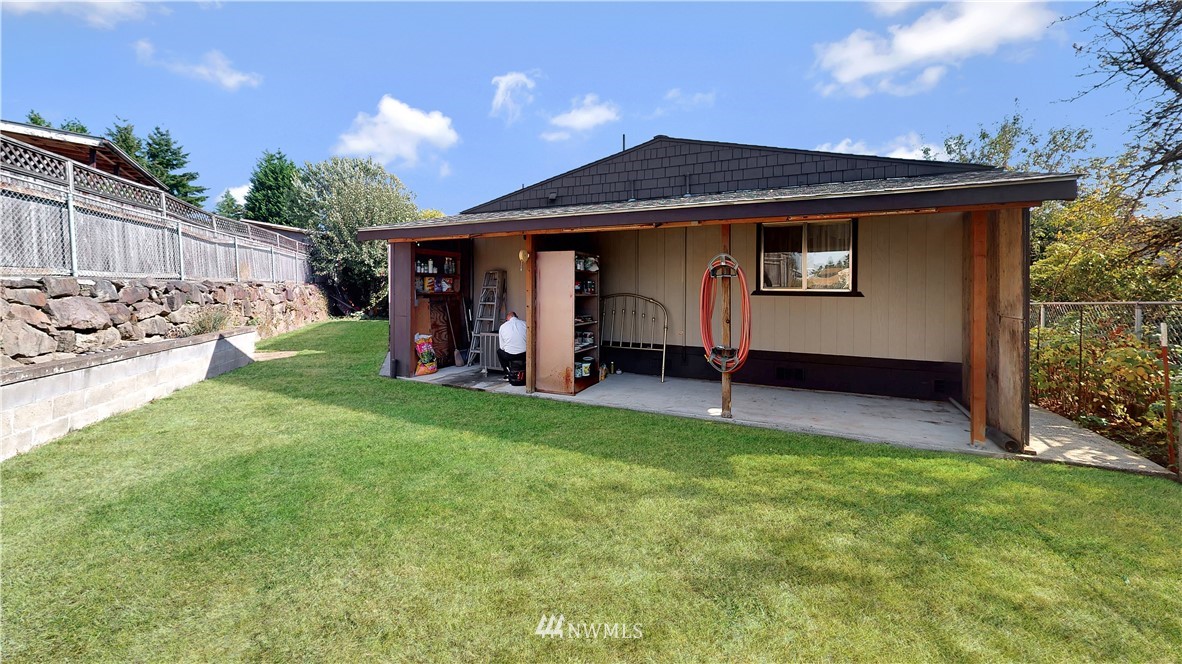12604 Northeast 197th Court Bothell, WA 98011 - Photo 3 of 30 Gallery Image 3