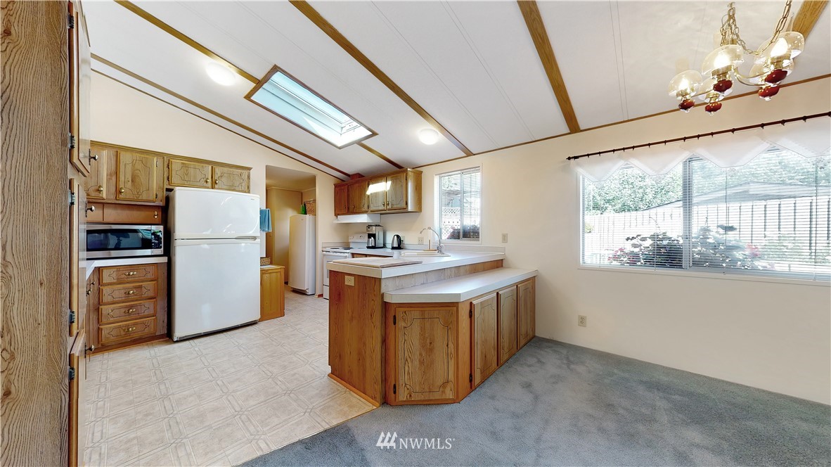 12604 Northeast 197th Court Bothell, WA 98011 - Photo 4 of 30 Gallery Image 4