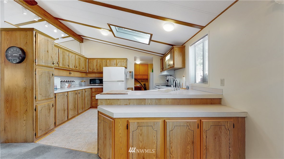12604 Northeast 197th Court Bothell, WA 98011 - Photo 5 of 30 Gallery Image 5