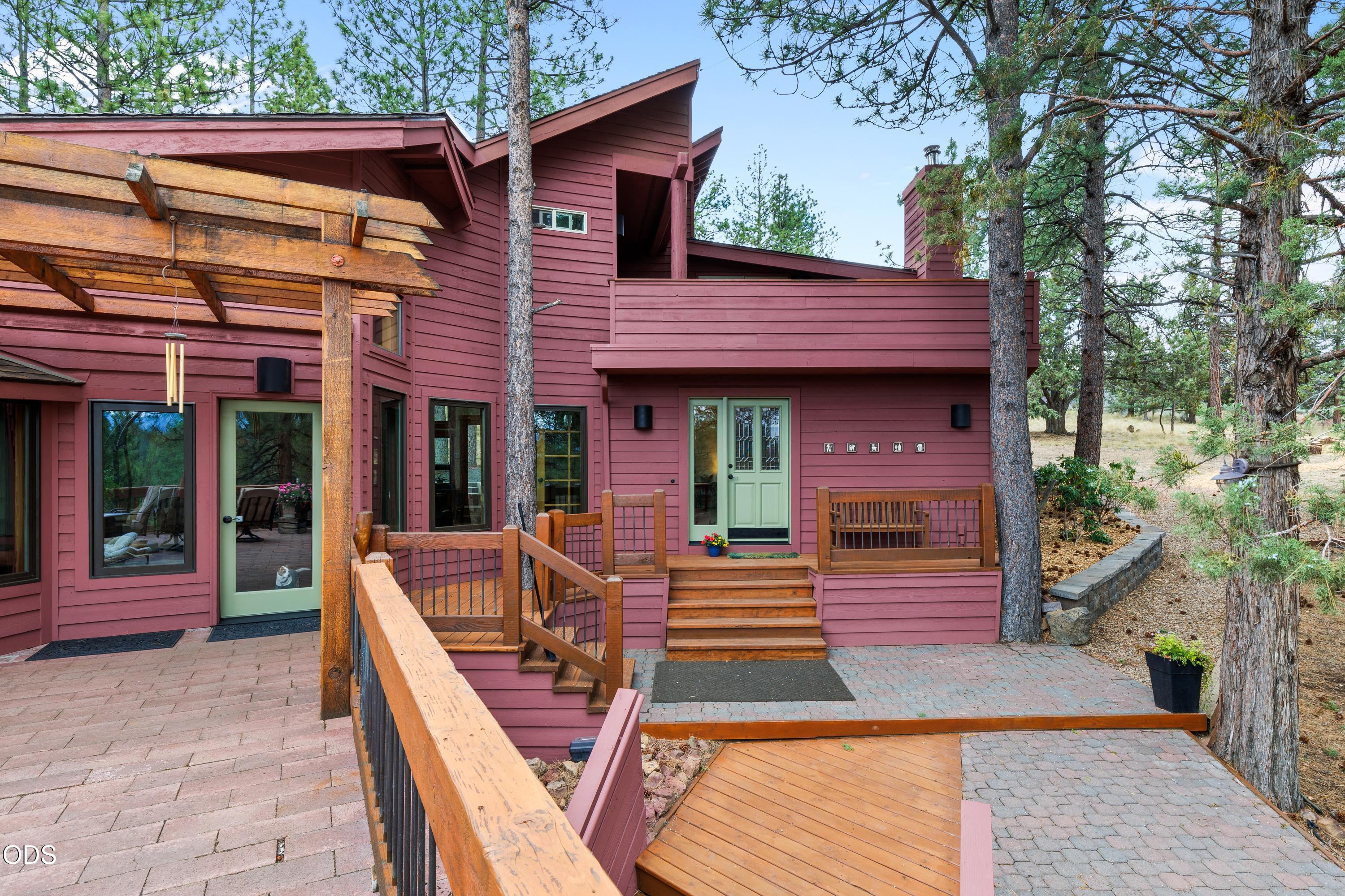 63220 Johnson Road Bend, OR 97703 - Photo 44 of 60