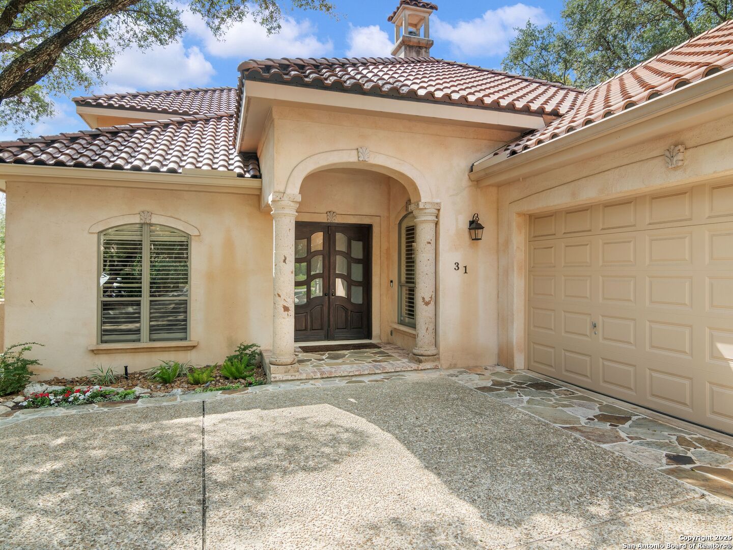 31 Stratton Lane San Antonio, TX 78257 - Photo 2 of 42 a front view of a house