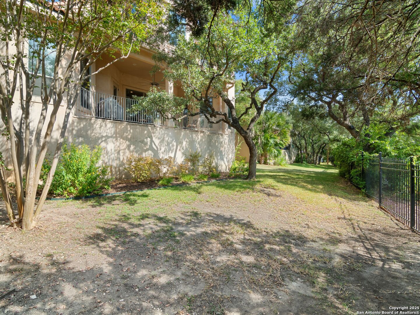 31 Stratton Lane San Antonio, TX 78257 - Photo 32 of 42 a view of a yard with plants and trees