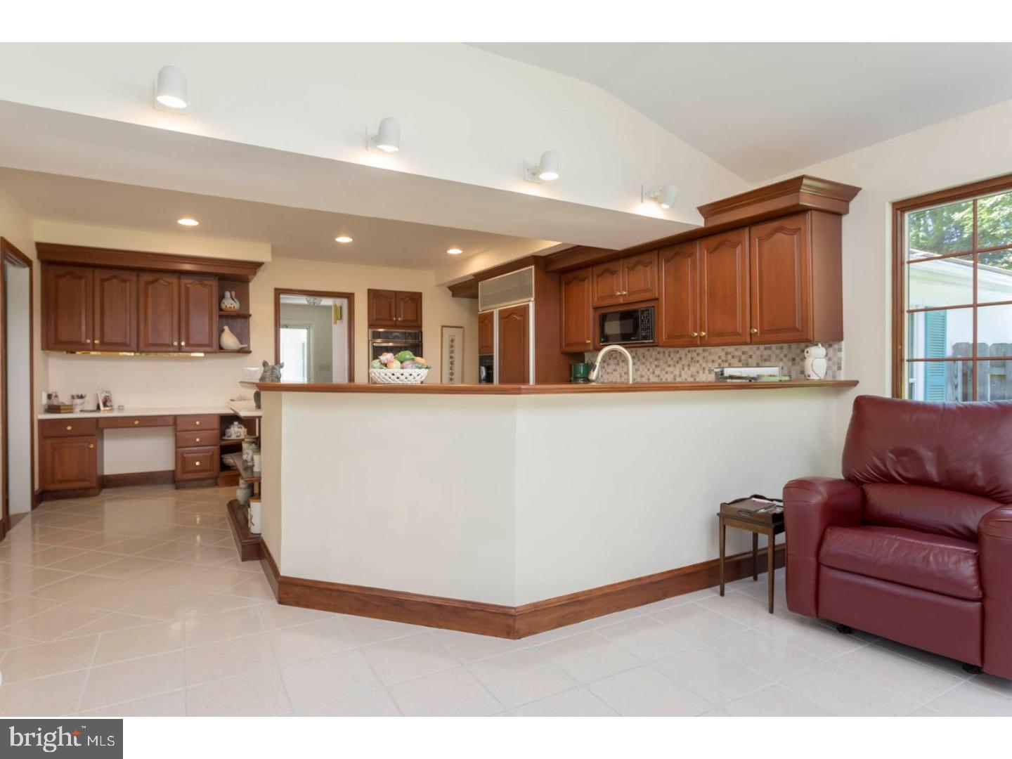 832 Milmar Road Newtown Square, PA 19073 - Photo 3 of 15