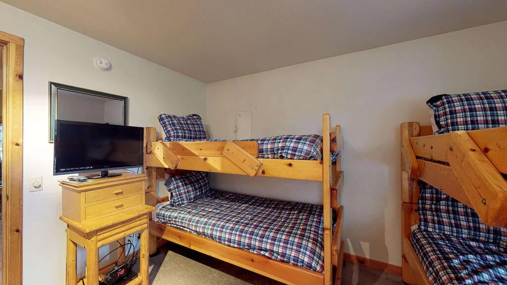 57495 Circle 4 Cabin Road, Unit 24 Sunriver, OR 97707 - Photo 10 of 17 d97cd8f2.f10