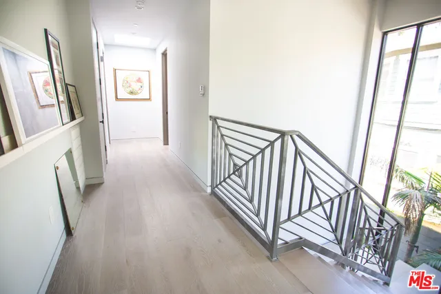 $15,995 | 1724 North Sierra Bonita Avenue, Los Angeles, CA 90046