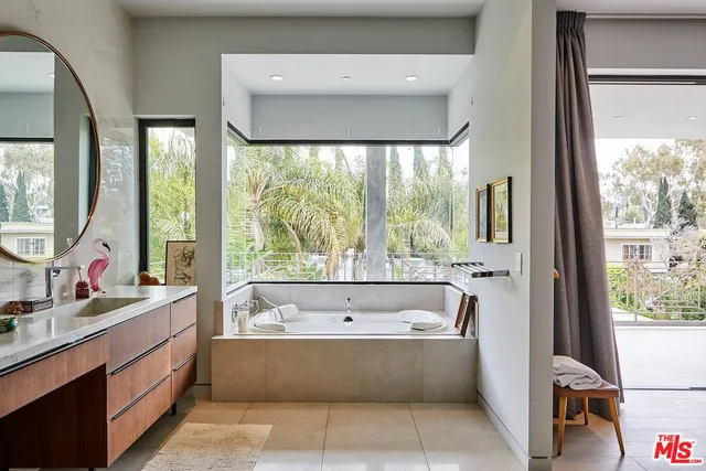 $15,995 | 1724 North Sierra Bonita Avenue, Los Angeles, CA 90046