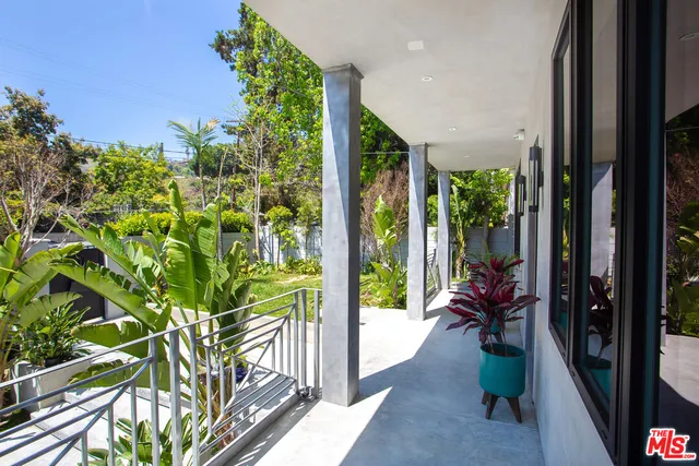 $15,995 | 1724 North Sierra Bonita Avenue, Los Angeles, CA 90046