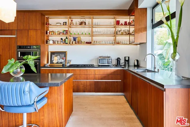 $15,995 | 1724 North Sierra Bonita Avenue, Los Angeles, CA 90046