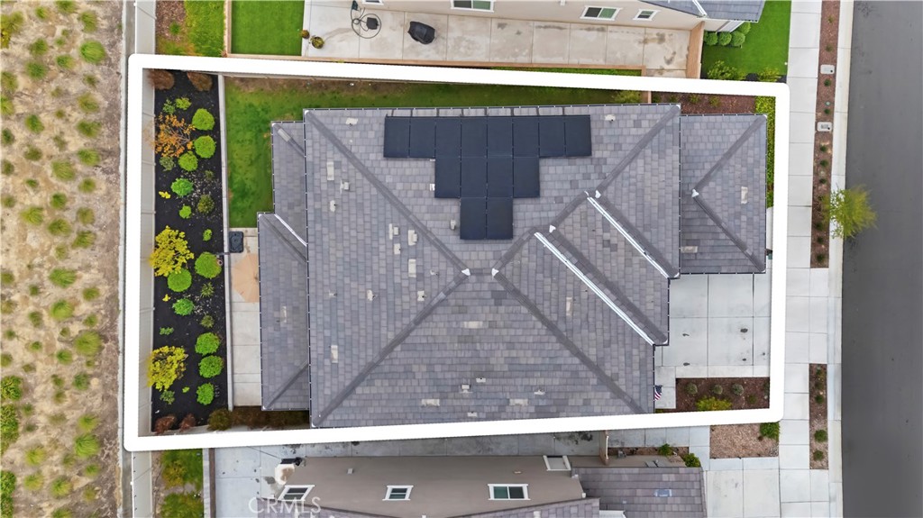 39526 Verbena Way Temecula, CA 92591 - Photo 47 of 55 an aerial view of a house with a yard