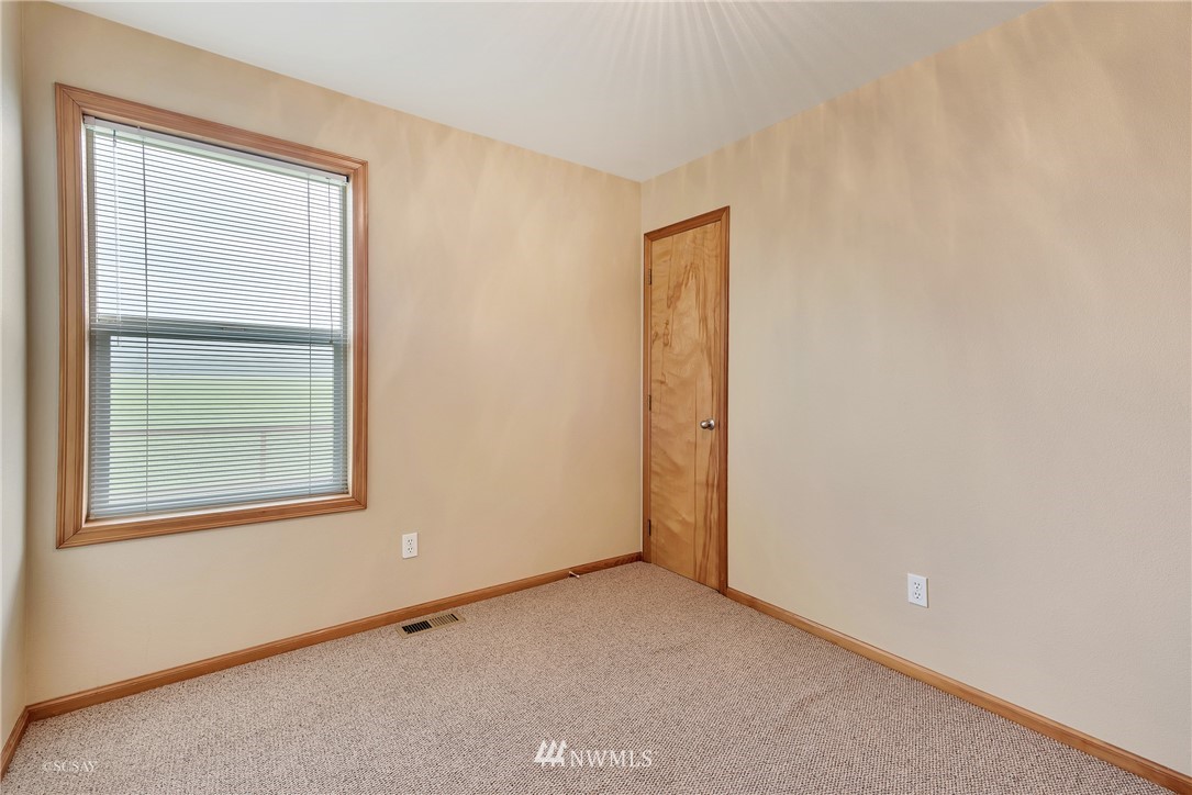 4029 Morgan Road Sumas, WA 98295 - Photo 9 of 25