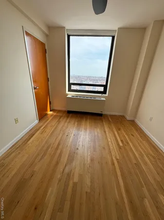 $3,750 | 116-24 Grosvenor Lane, Unit 11D | Kew Gardens