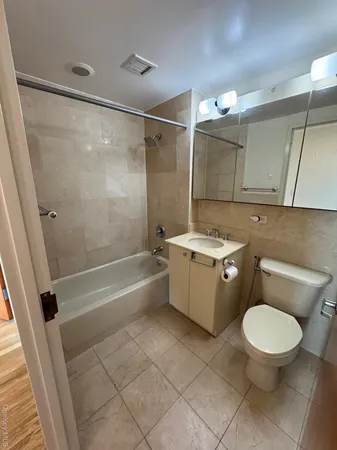 $3,750 | 116-24 Grosvenor Lane, Unit 11D | Kew Gardens