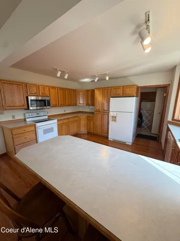 $1,645,000 | 289 Swan Shores Drive, Sagle, ID 83860