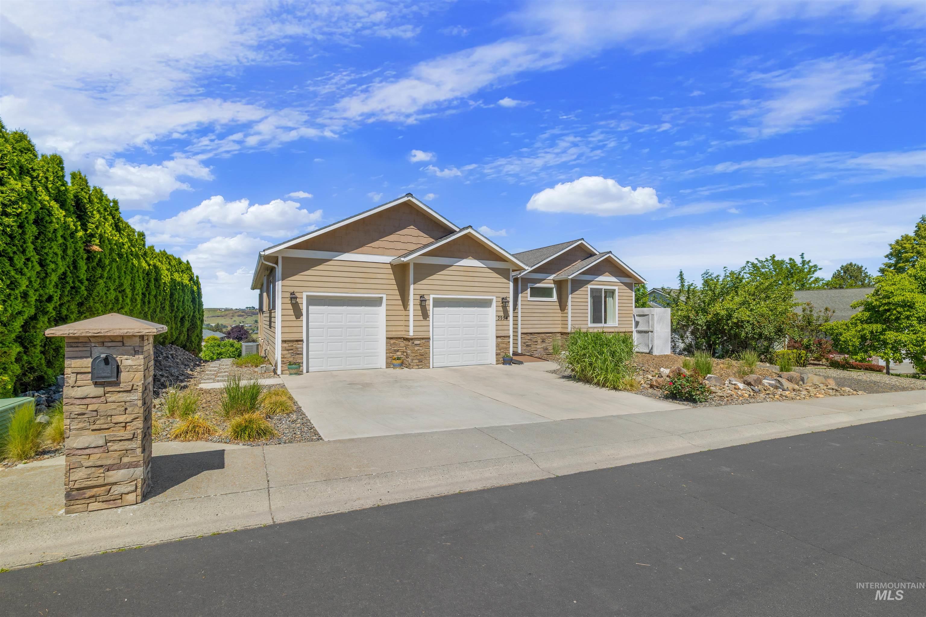 3954 Foothill Drive Lewiston, ID 83501 - Photo 3 of 45