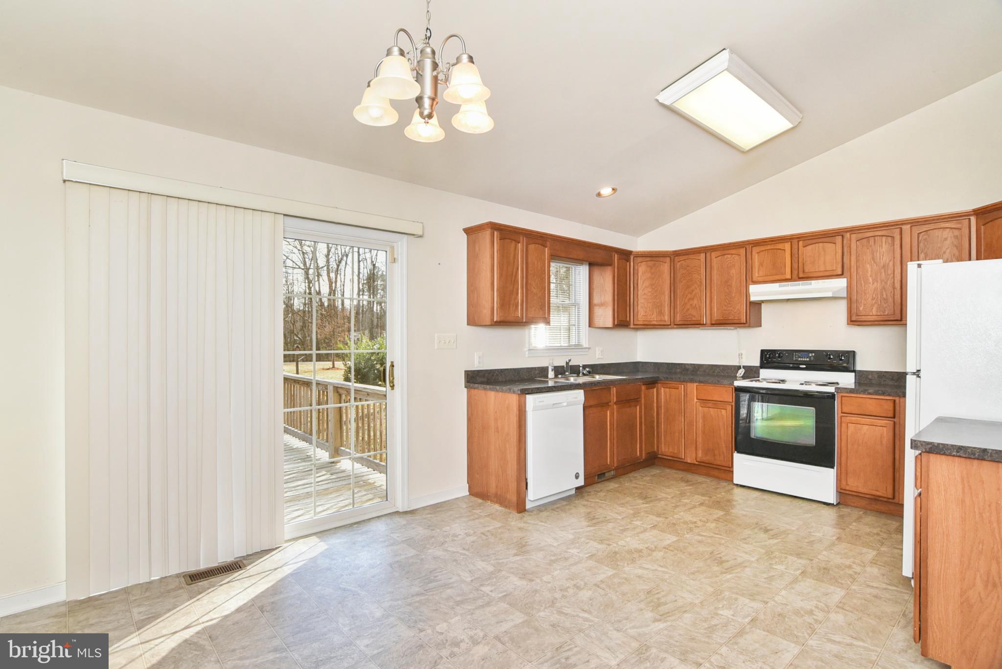 12038 Red Pine Road Ruther Glen, VA 22546 - Photo 11 of 43 Gallery Image 11