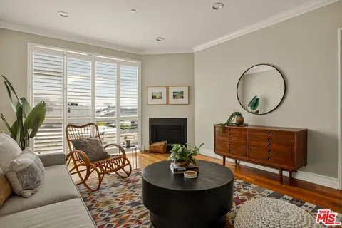 $729,000 | 837 North Hudson Avenue, Unit 402, Los Angeles, CA 90038